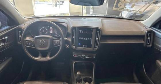 VOLVO XC40 2.0 T4 GASOLINA GEARTRONIC VOLVO XC40 2.0 T4 GASOLINA GEARTRONIC